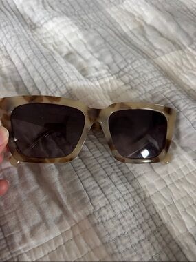 Tortoiseshell Square Sunglasses - Brown Lenses. Z supply